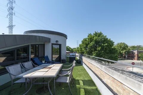 Foto del edificio - 1703 Darrow Ave