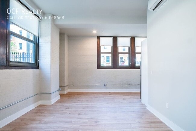 Building Photo - 1300 S 19th St