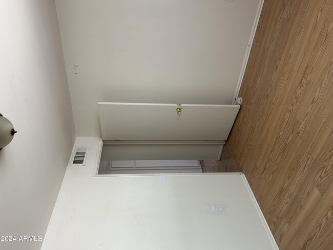 Building Photo - 11430 N Capri Dr