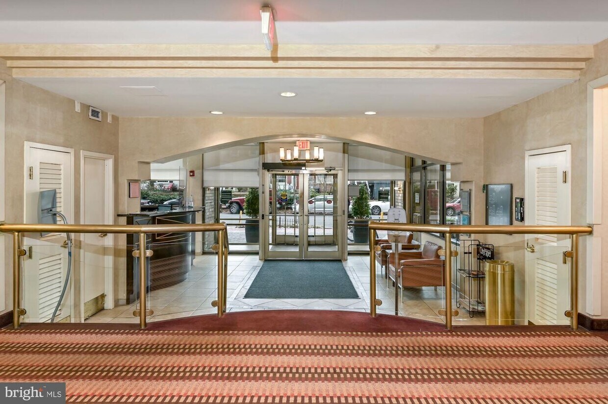Foto principal - 950 25th St NW