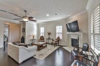 Building Photo - 11603 Royal Oaks Trce