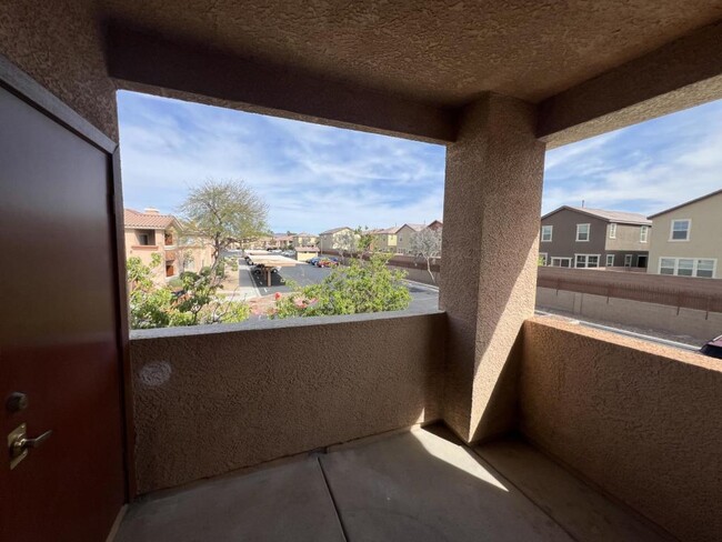 Building Photo - 1050 E Cactus Ave