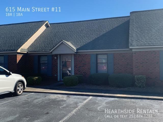 Primary Photo - 1 Bed 1 Bath Apt. on Main St.