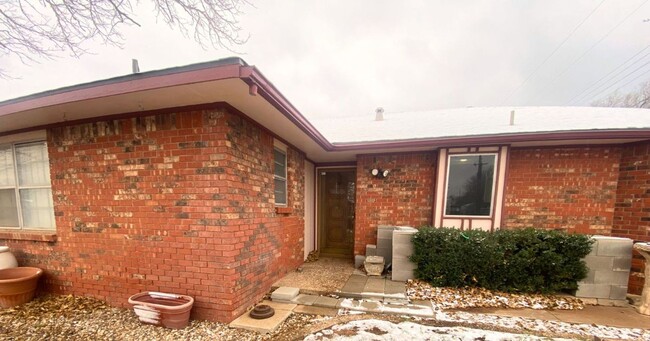 Building Photo - Spacious 4 Bed, 2 Bath Home in Lubbock, TX