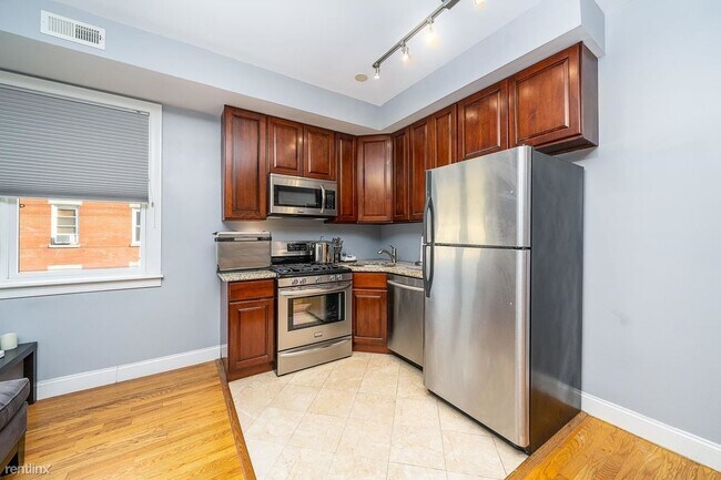 Building Photo - 1 br, 1 bath Condo - 2416 West St Apt 302