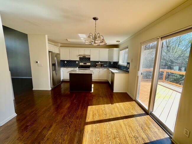 Foto del edificio - 1422 Hyacinth Way