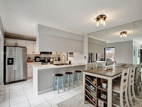 Building Photo - 11861 SW 9th Manor