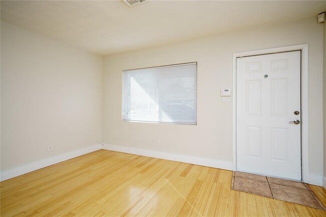 Building Photo - 201 NE 43rd Ct