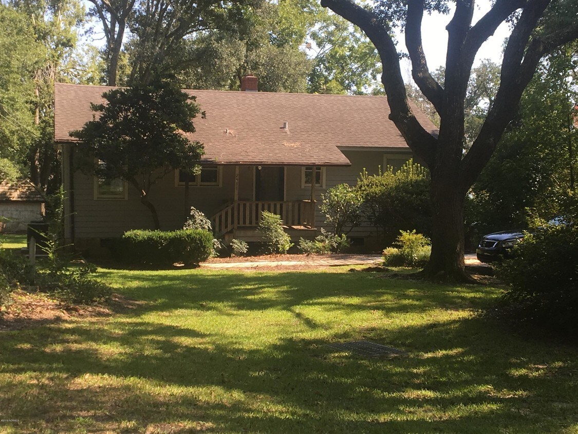 Foto principal - 2411 Middle Sound Loop Rd