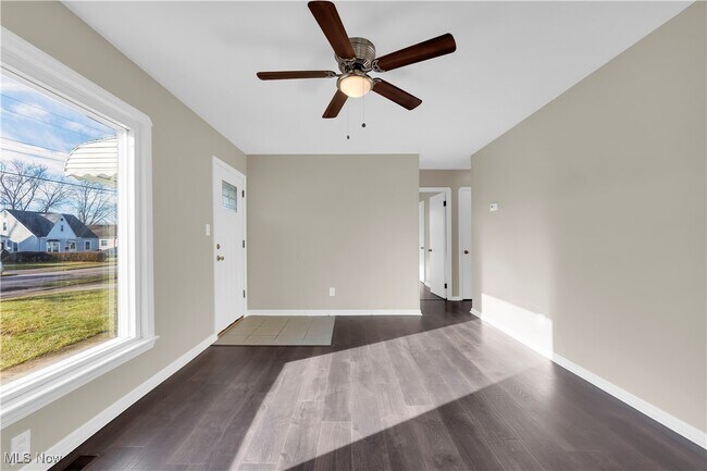 Building Photo - 18804 Rockland Ave