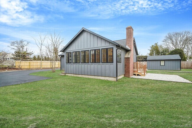 Foto del edificio - 23 Roosevelt Blvd