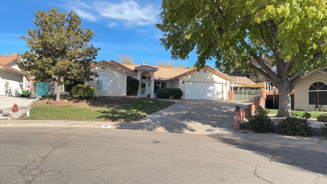 Building Photo - DOG-FRIENDLY Cozy  4 Bedroom 2 Bathroom Home