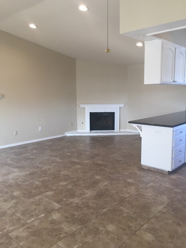 Foto del edificio - 1925 Scenic Dr