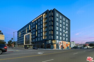 Building Photo - 800 Western Ave