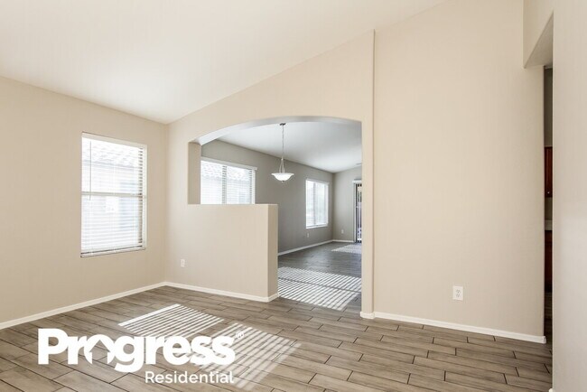 Building Photo - 14933 W Country Gables Dr