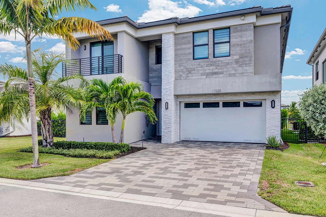 Foto principal - 17225 Windy Pointe Ln