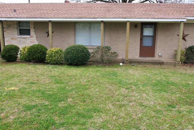 Building Photo - 503 Hilliard Dr