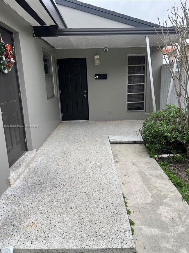 Foto del edificio - 920 SW 30th Ave