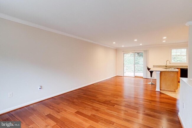 Building Photo - 795 Windgate Dr