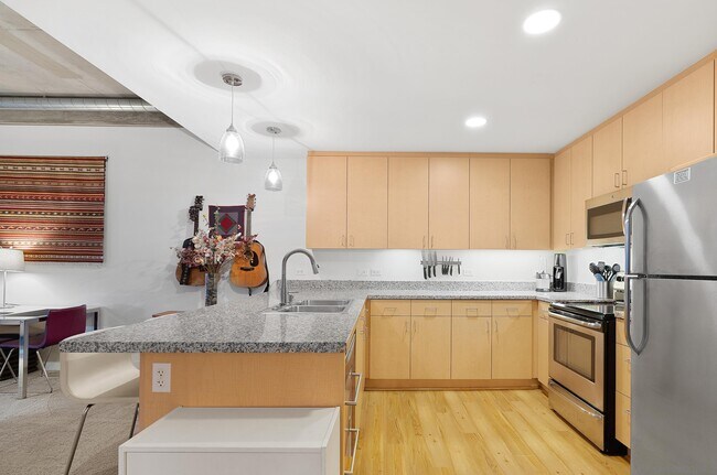 Building Photo - 1080 Park Blvd