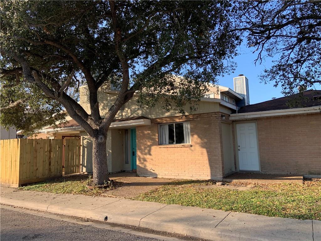 Foto principal - 69 S Commonsway Dr