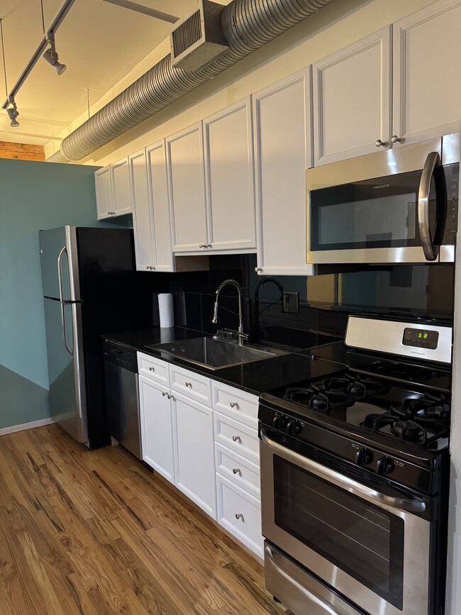 New upgraded kitchen cabinets - 417 S Jefferson St