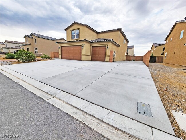 Foto del edificio - 3821 E Weld Ave