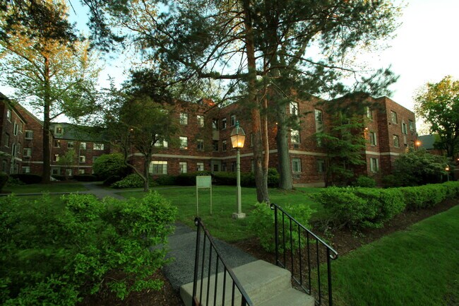 Foto del edificio - Canterbury Court Apartments
