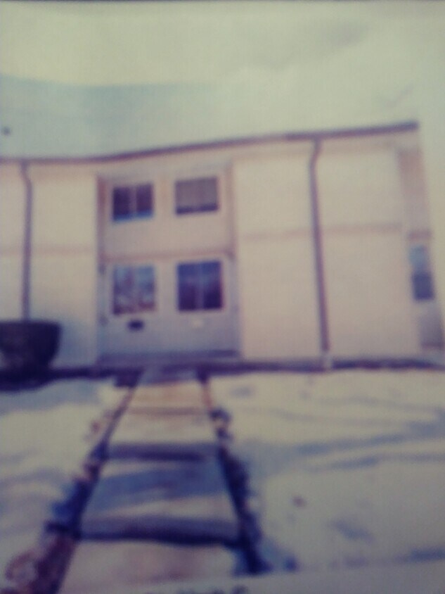Primary Photo - 8860 N 95th St