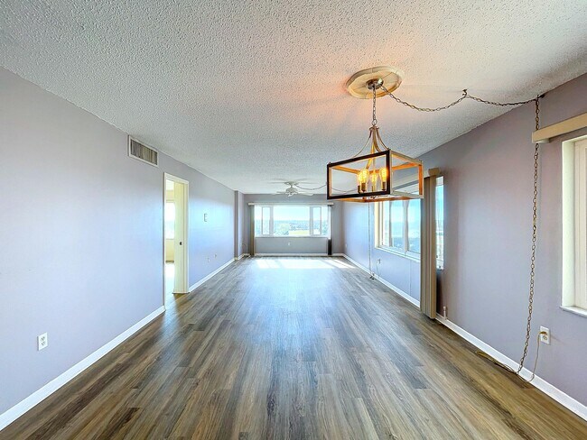 Foto del edificio - 8950 Park Blvd