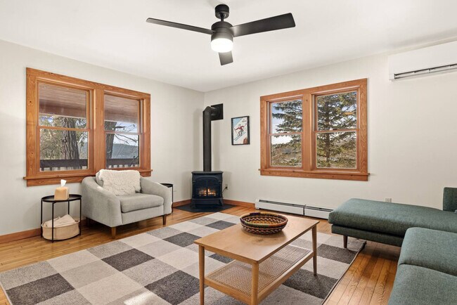 Building Photo - 444 John Rice Rd