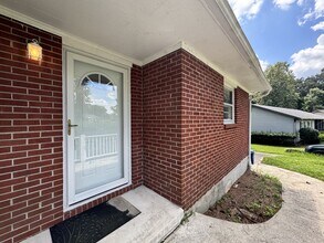 Building Photo - 218 Edgewood Dr