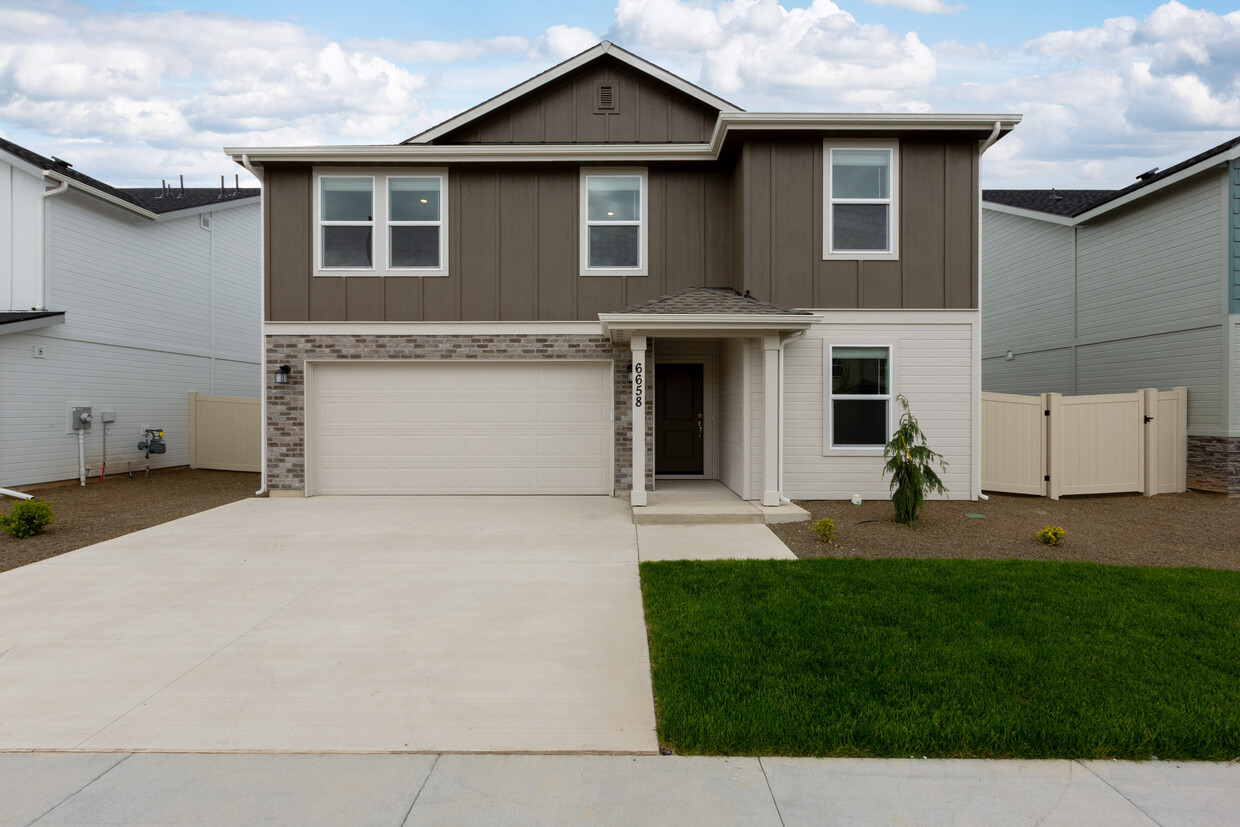 Foto principal - 6658 W Aileron St