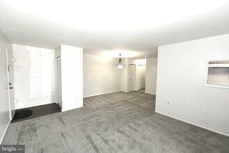 Building Photo - 11326 Cherry Hill Rd