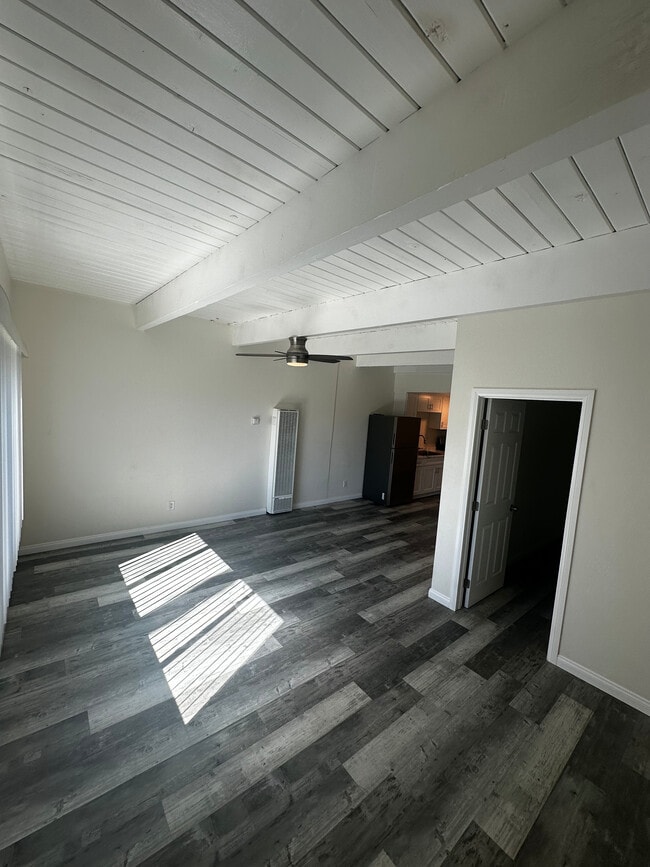 Building Photo - 324 Leatrice Ln