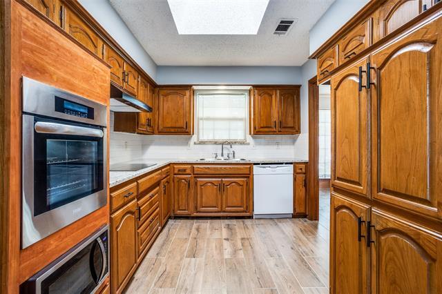 Building Photo - 1414 Woodcreek Dr