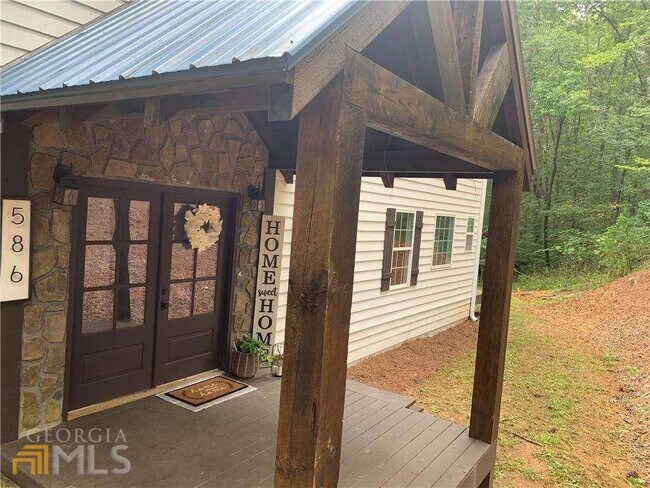 Foto del edificio - 586 Pine Trail