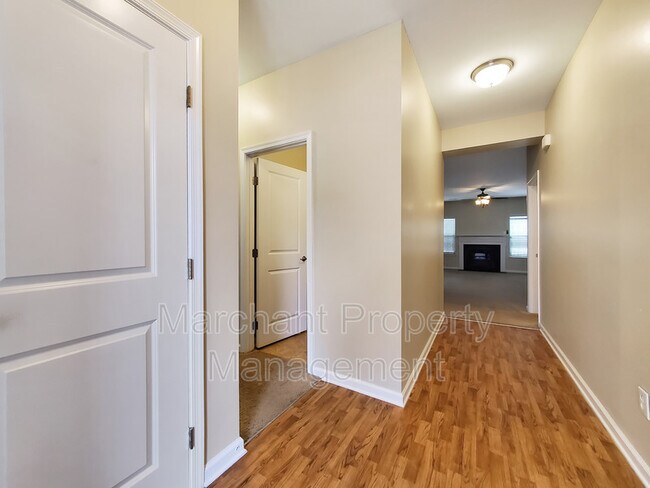 Building Photo - 217 Meadow Rose Dr