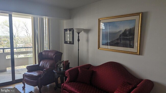 Foto del edificio - 1808 Old Meadow Rd