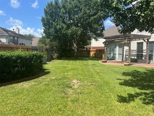 Foto del edificio - 3815 Shadow Knoll Ct