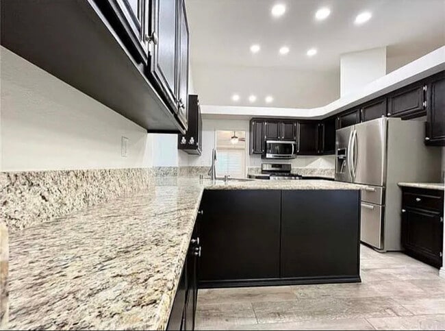 Foto del edificio - 2982 Briarwood Dr