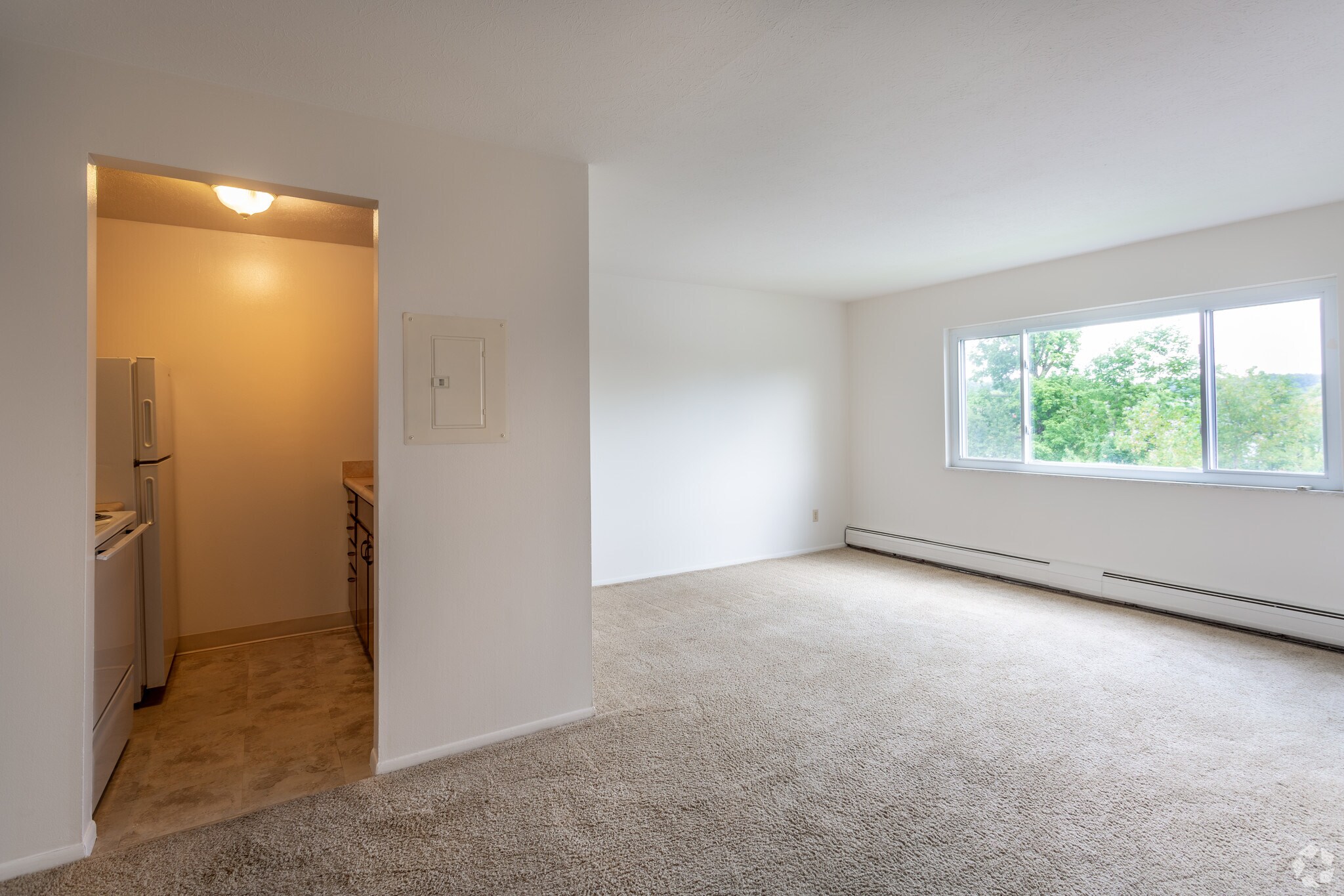 Pleasant Valley Apartments – photo 3