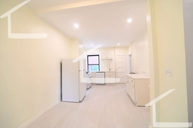 Building Photo - Cleveland Circle Area of Brookline, Pets F...