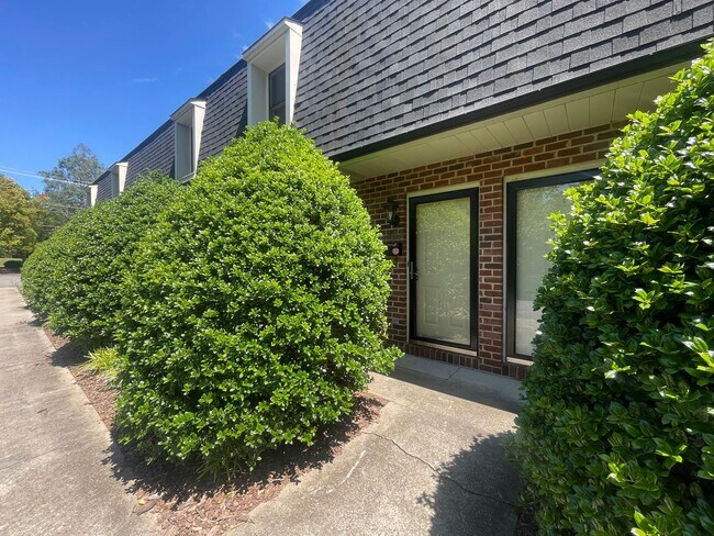 Foto del edificio - Private 2BD/1.5BA Townhouse in Prime NW Hi...