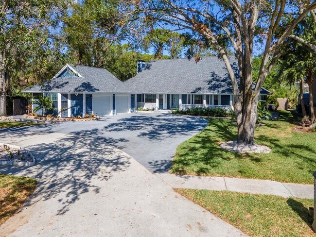 Foto del edificio - 4202 Deepwater Ln