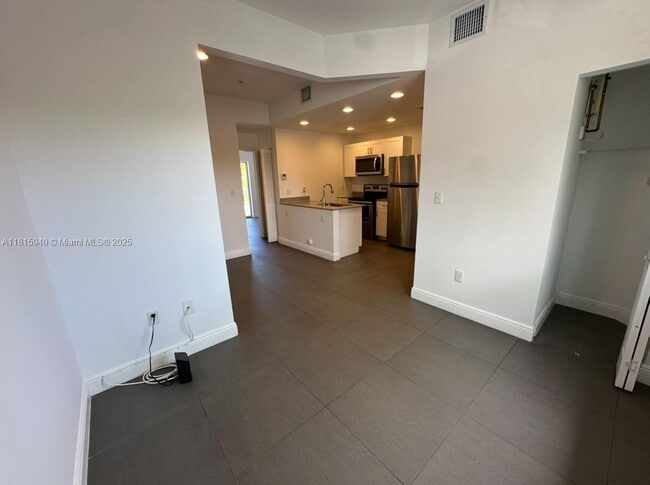Building Photo - 346 NW 35th St