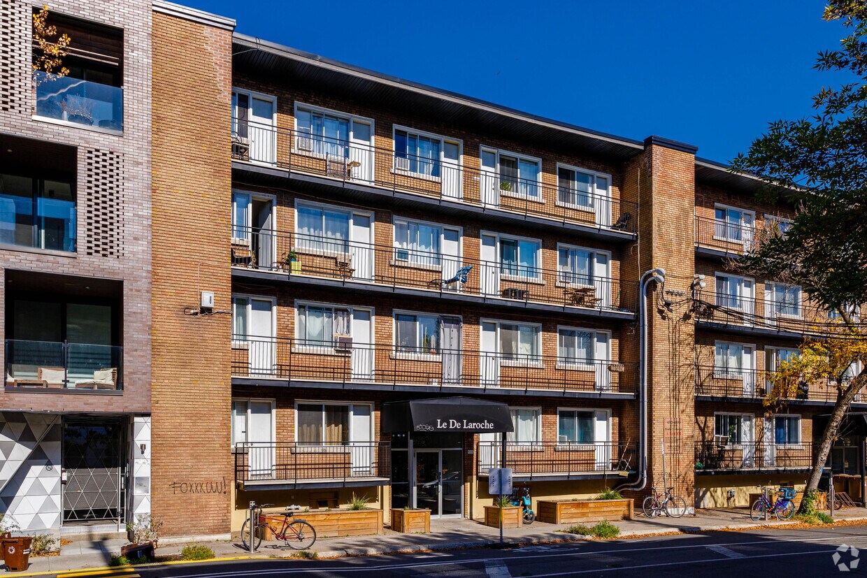 Building Photo - Le De Laroche