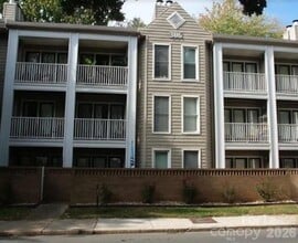 Building Photo - 306 S Cedar St