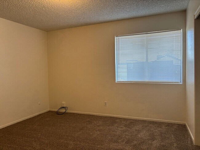 Building Photo - 4253 N Bengston Ave