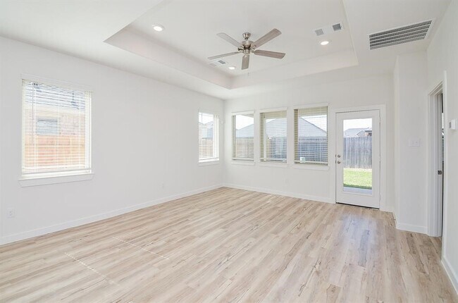 Foto del edificio - 17031 Lilac Paxton Ln